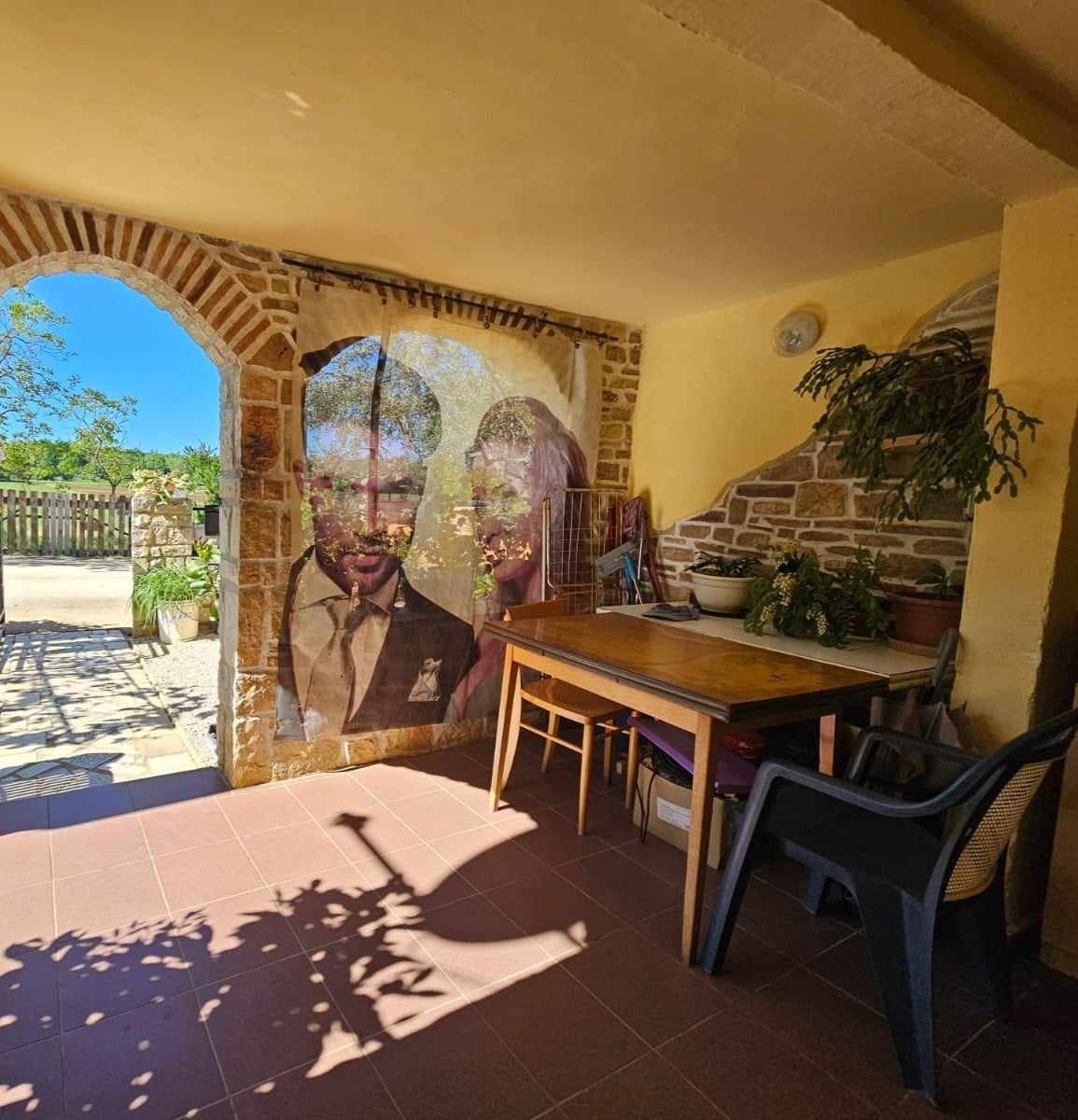 Casa in pietra in vendita vicino a Parenzo, a ca 4 km dal mare