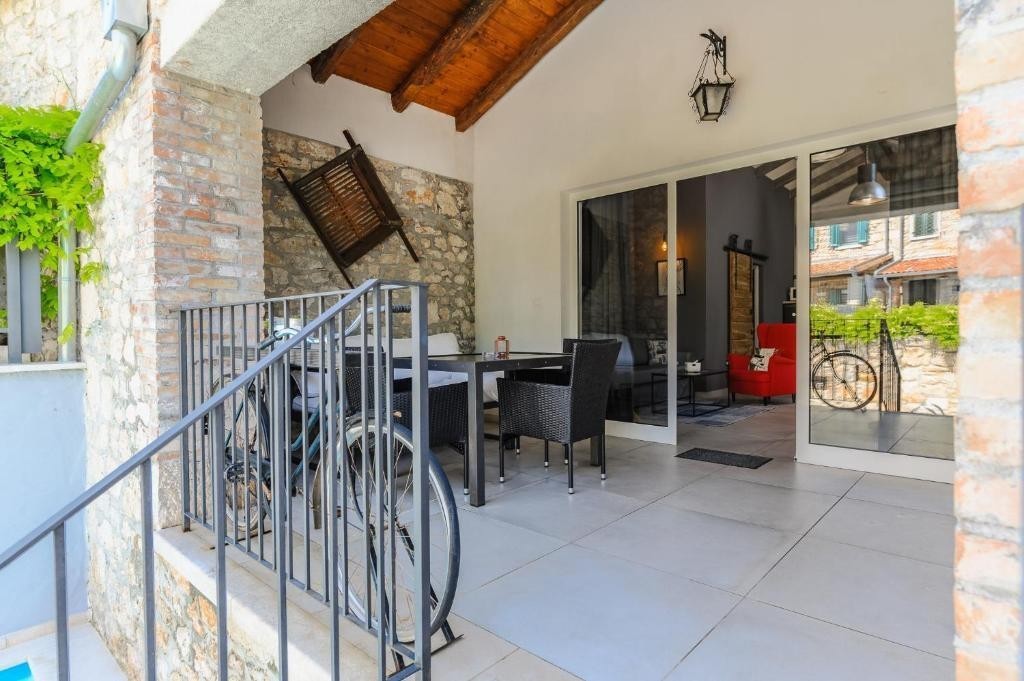 Vicino a Parenzo, Casa ristrutturata con piscina