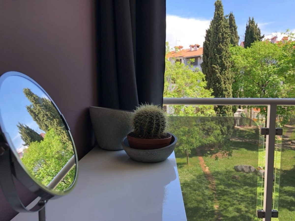 Červar-Porat – appartamento modernamente arredato in vendita