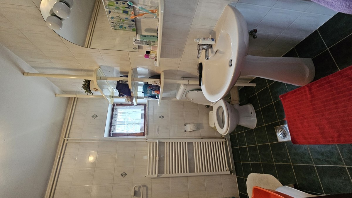 Casa a piano rialzato con giardino in zona tranquilla vicino a Vrsar e Parenzo