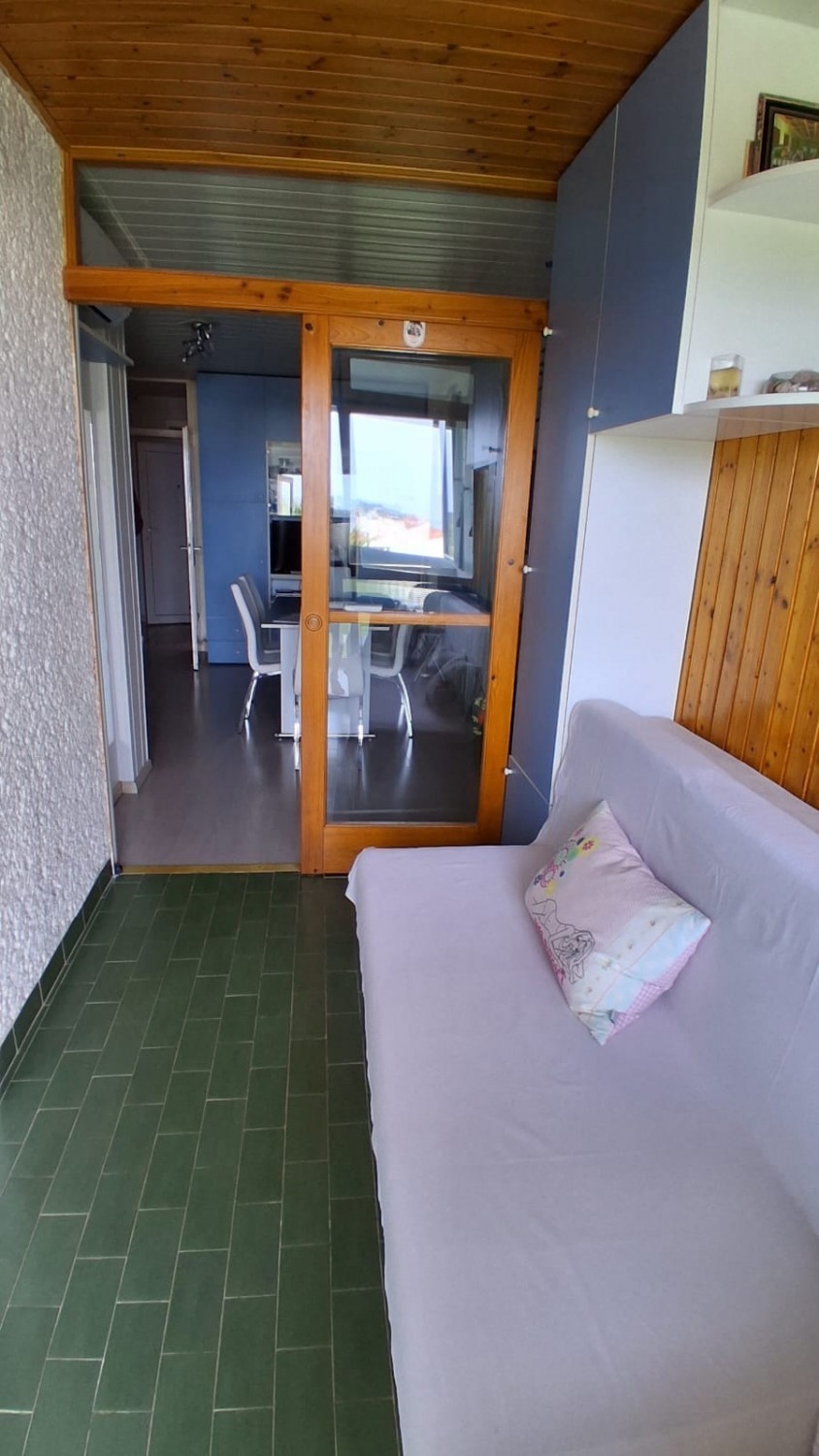 Červar Porat – Appartamento in vendita, prima fila dal mare