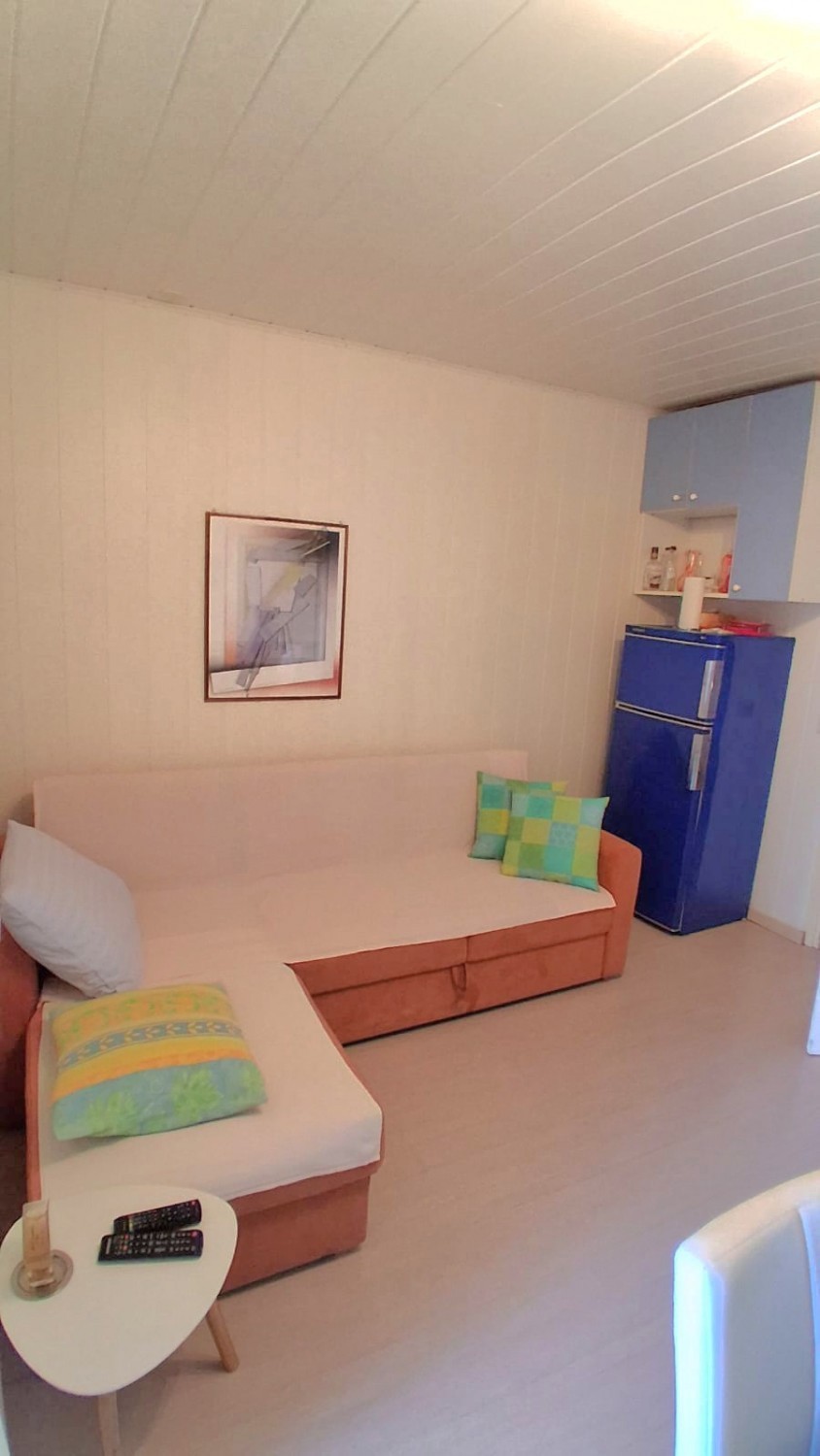 Červar Porat – Appartamento in vendita, prima fila dal mare