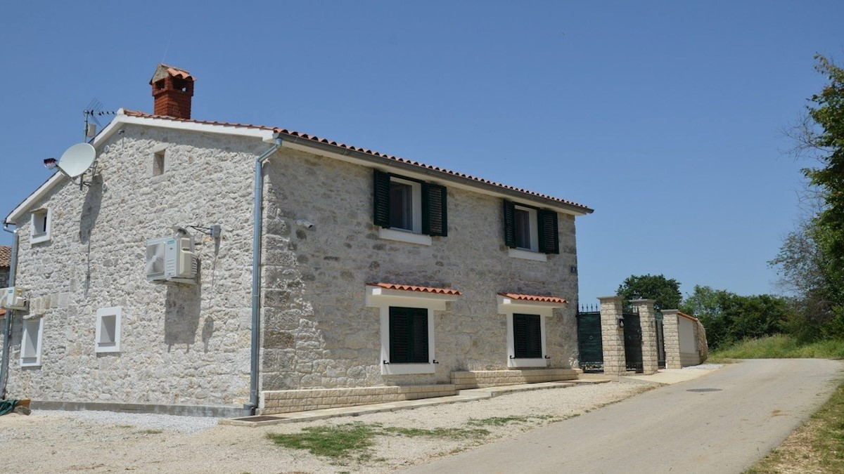 Casa in vendita vicino a Parenzo