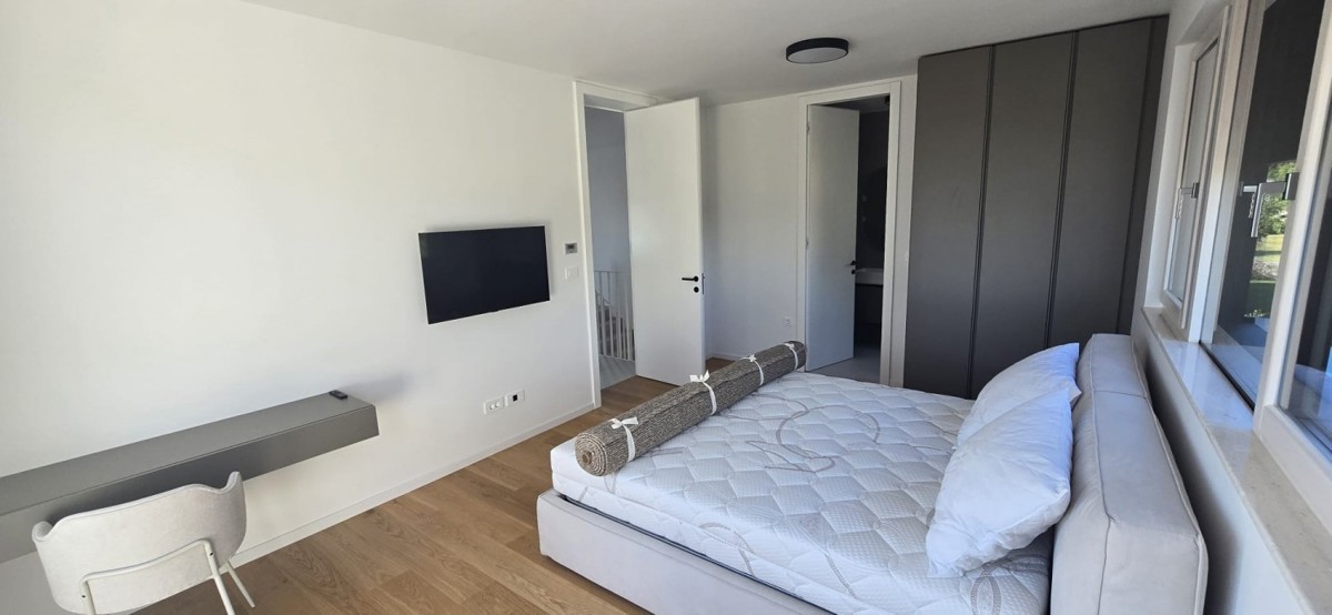 Villa con pisina vicino a Orsera