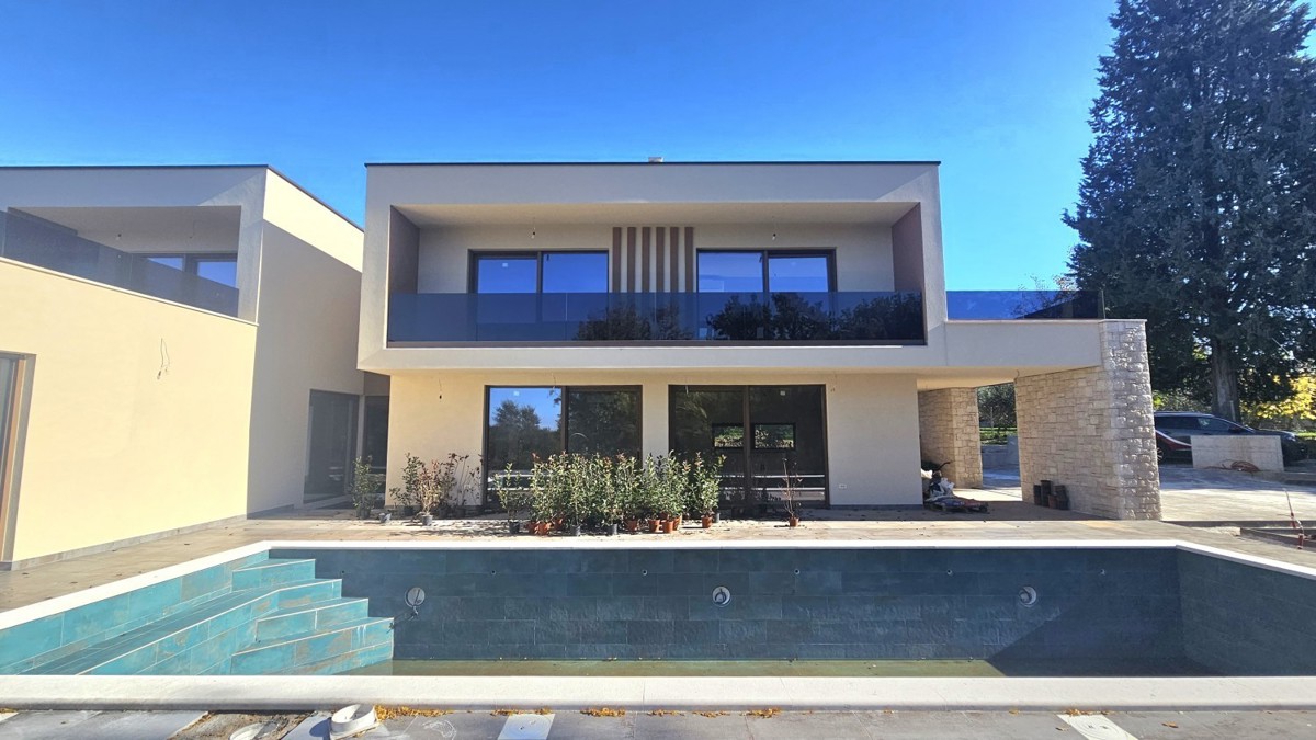 Villa moderna con piscina vicino a Parenzo