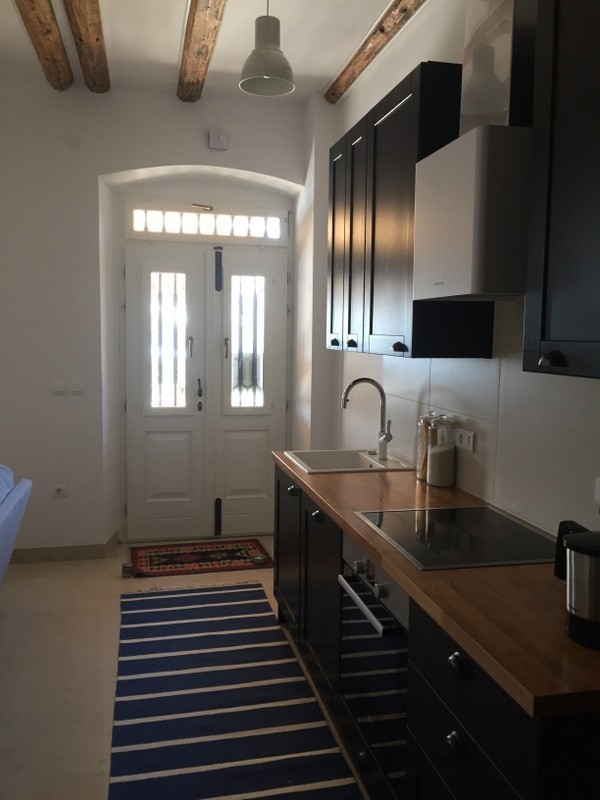 Opportunità! Casa in pietra ristrutturata in vendita in Istria con incantevole vista sul mare