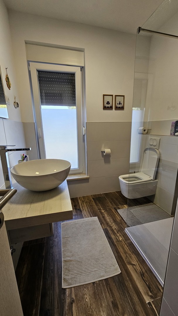 Casa bifamiliare con piscina in vendita, a soli 400 m dal mare, vicino a Cittanova, Istria