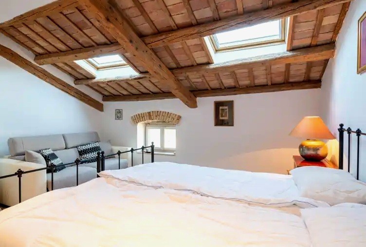 Casa in Pietra in Vendita in Istria – 4 Camere da Letto, Ristrutturata 2023, Vicino a Poreč