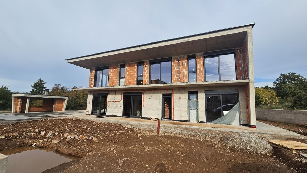 Villa con piscina vicino  a  Parenzo