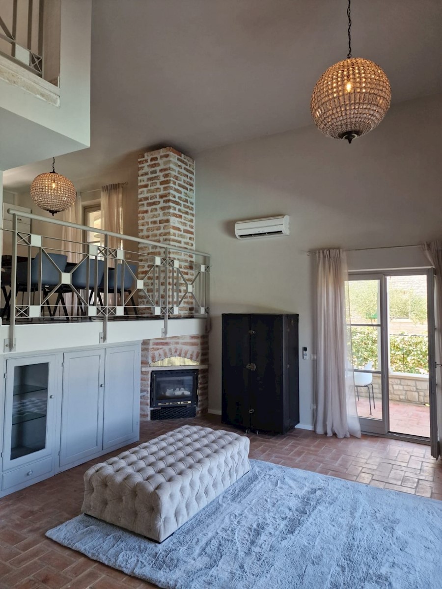 Casa in pietra vicino a Parenzo