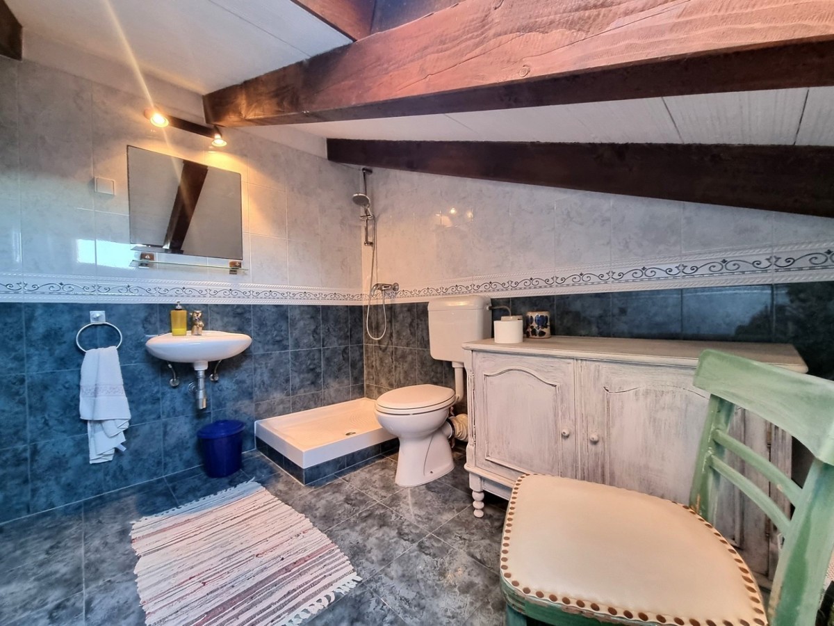 Parenzo, casa in pietra a schiera