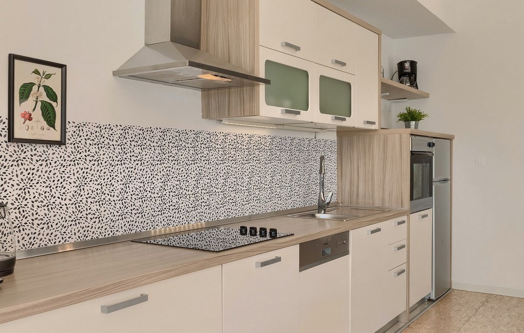 In vendita: casa  con piscina vicino a Parenzo – 120 m², arredata, affitto avviato