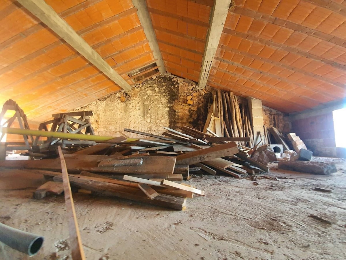 casa in pietra vicino a Parenzo