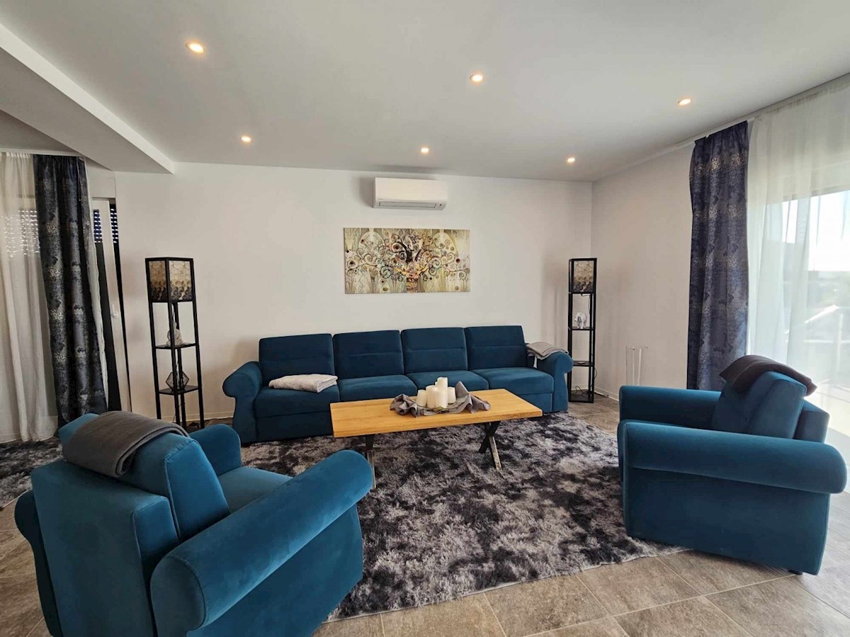 Rovinj, Kanfanar, vendesi villa con vista mare