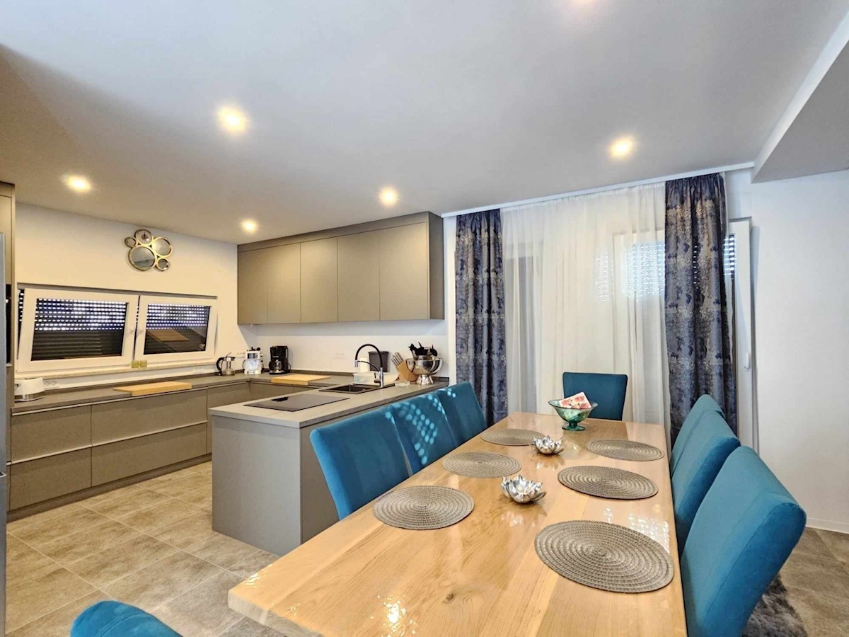 Rovinj, Kanfanar, vendesi villa con vista mare