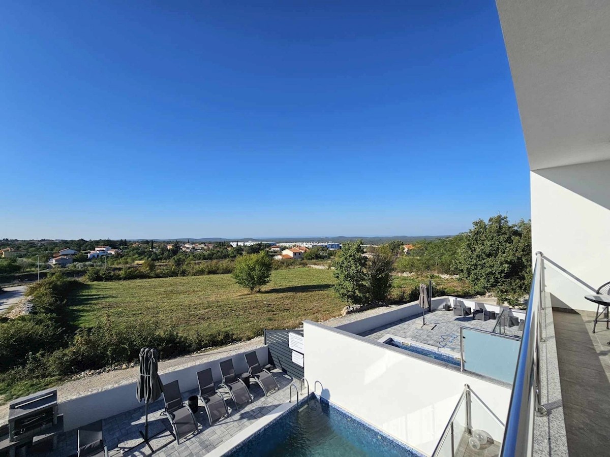 Rovinj, Kanfanar, vendesi villa con vista mare