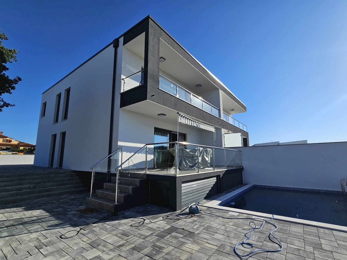 Rovinj, Kanfanar, vendesi villa con vista mare
