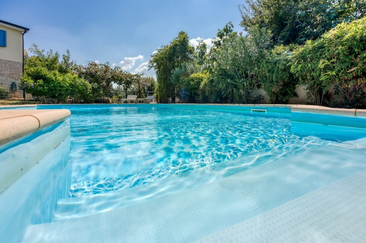 Casa con piscina e vista mare, vendita Parenzo