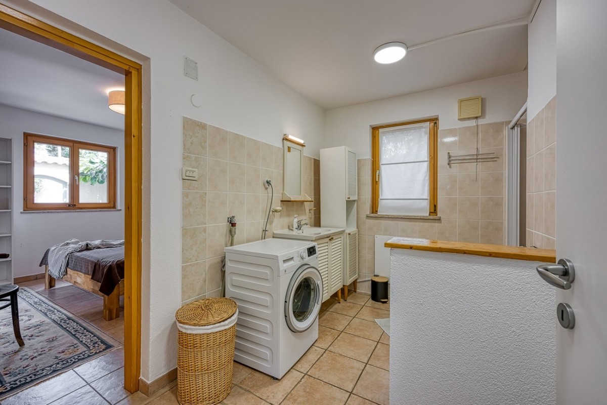 Casa con piscina e vista mare, vendita Parenzo