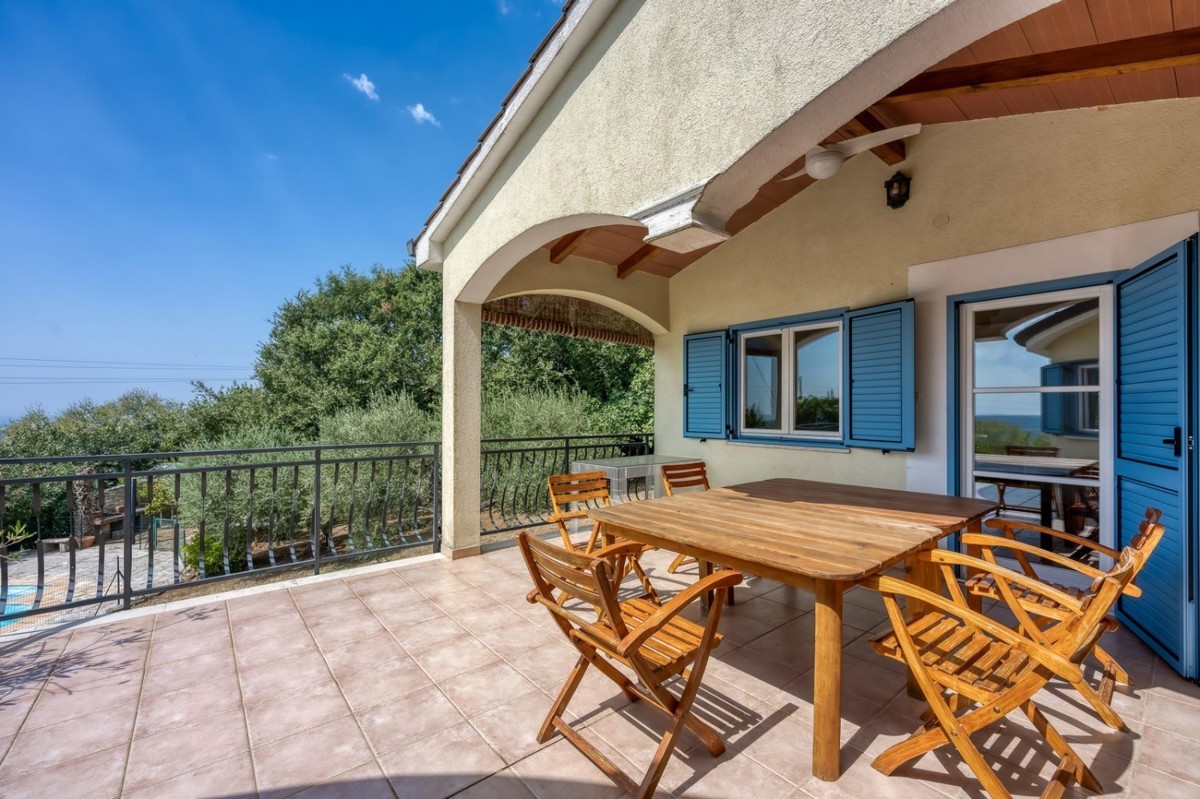 Casa con piscina e vista mare, vendita Parenzo