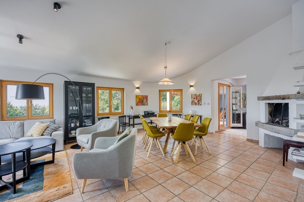 Casa con piscina e vista mare, vendita Parenzo