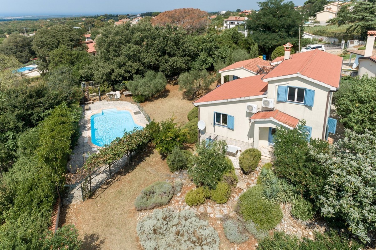 Casa con piscina e vista mare, vendita Parenzo