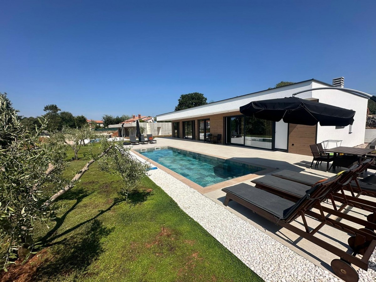 Labin, Istria - bellissima villa a un piano con piscina