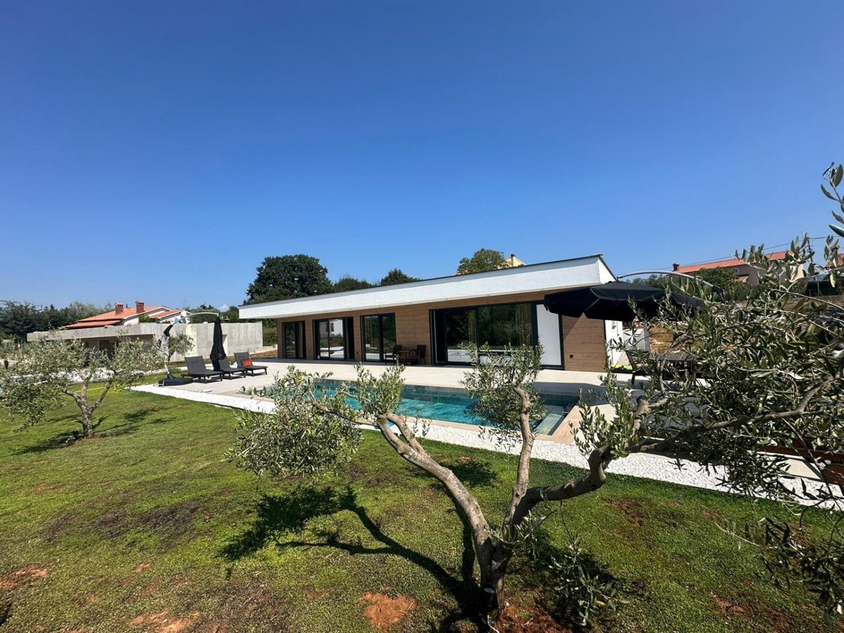 Labin, Istria - bellissima villa a un piano con piscina