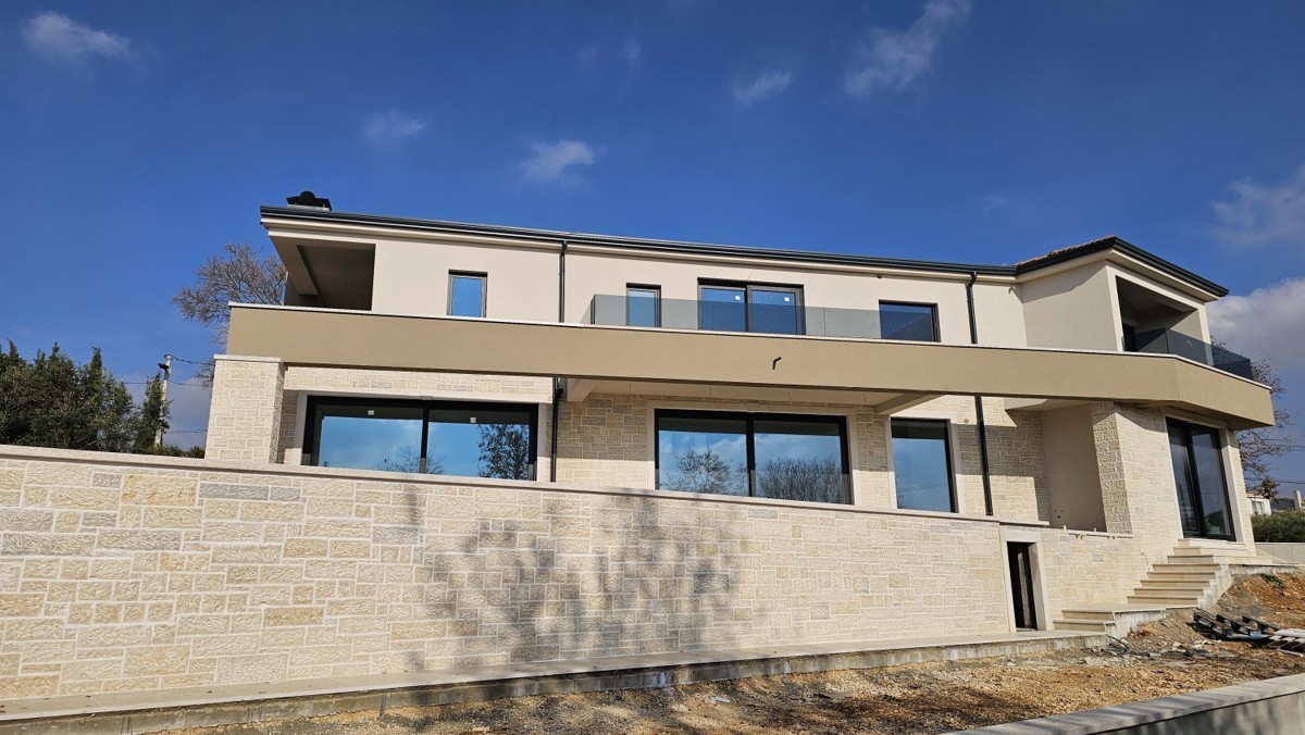 bellissima villa a Kaštelir