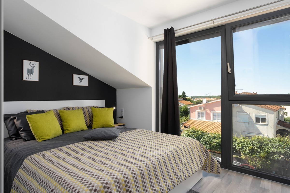 Casa in vendita - vicino a Parenzo, vicino al mare, moderna e abitabile!