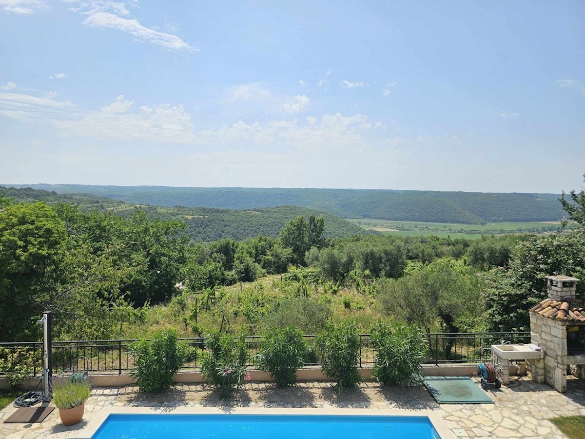 Villa con pisicina e vista mare vicino a Krasica e Grisignana