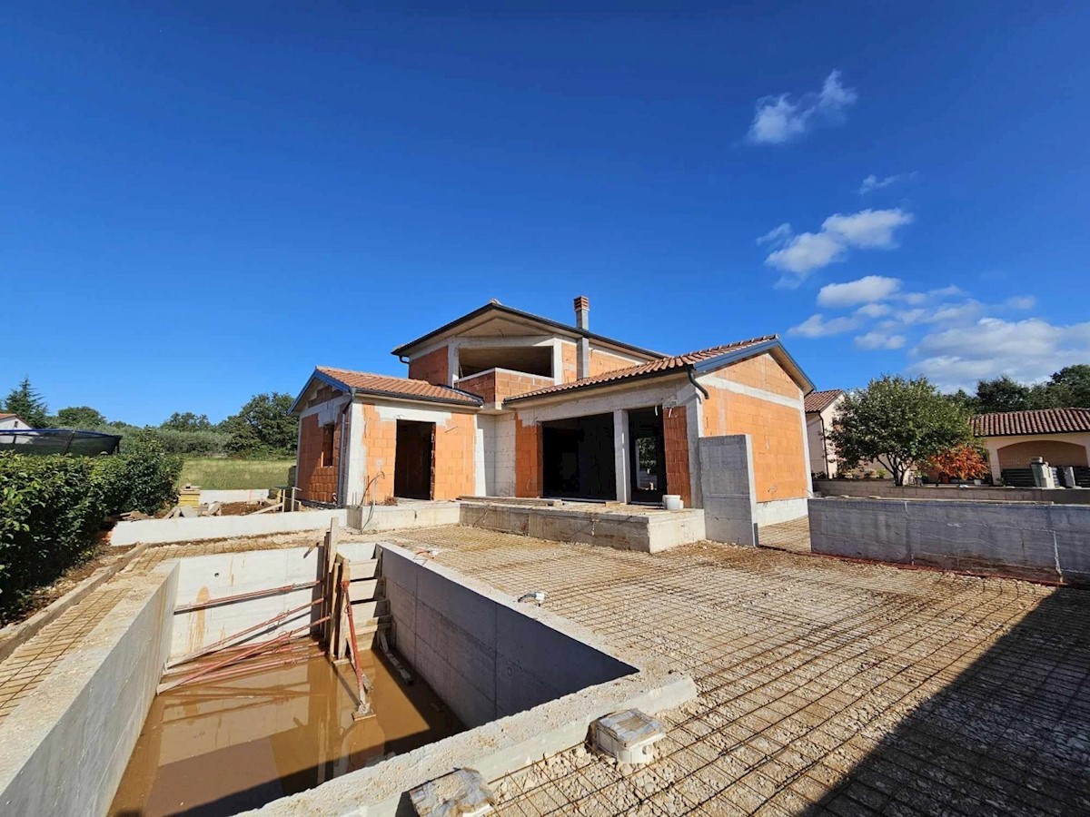 Casa singola con piscina vicino a Parenzo