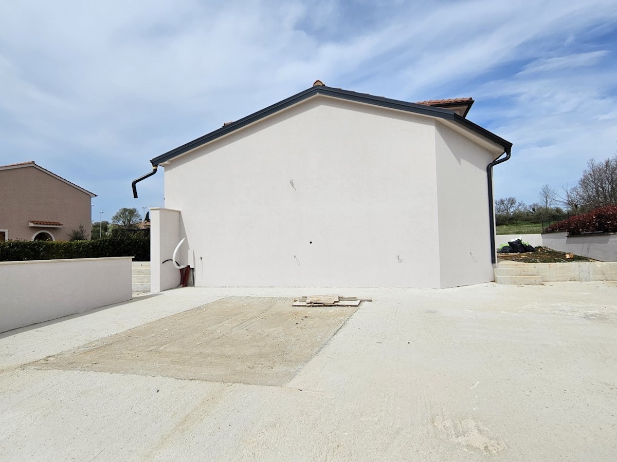 Casa singola con piscina vicino a Parenzo