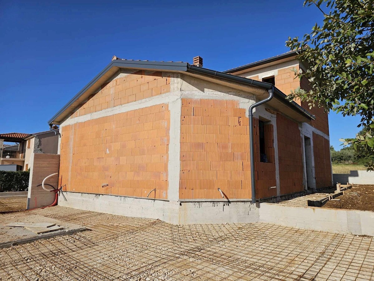 Casa singola con piscina vicino a Parenzo