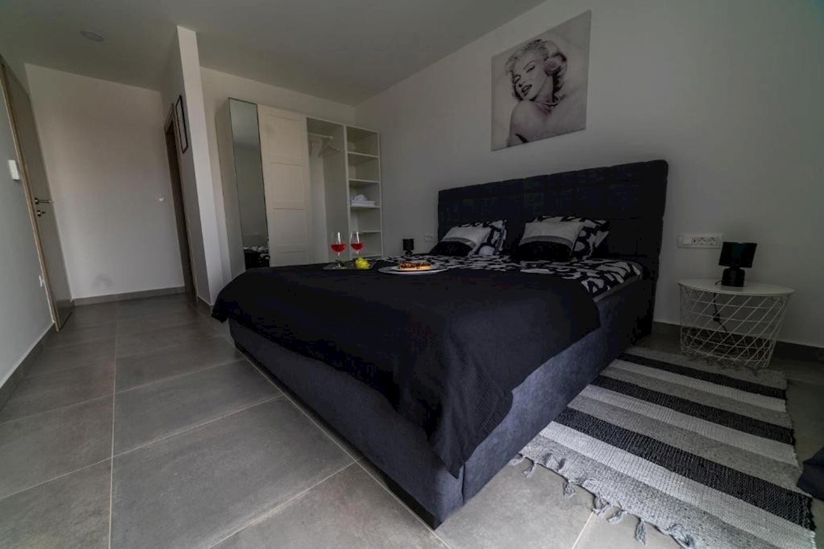 Villa con piscina vicino  a  Parenzo