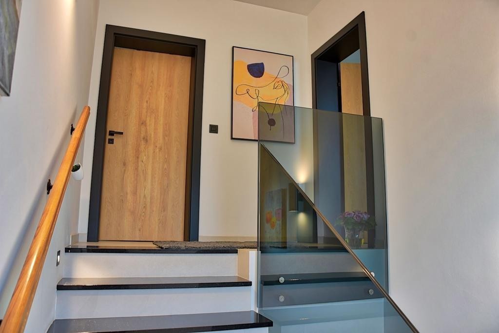 Moderna casa bifamiliare con vista mare in vendita - Parenzo, Istria
