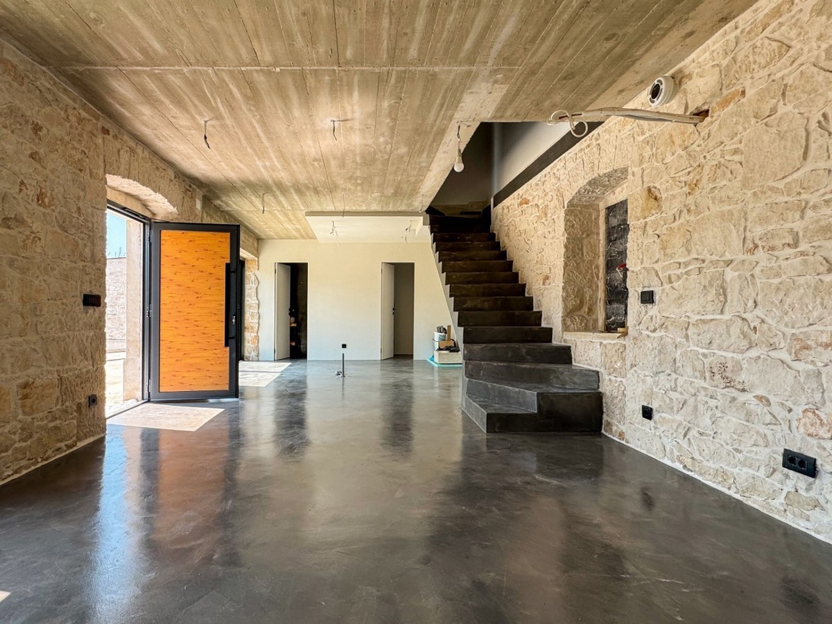 Casa in pietra con piscina in vendita vicino a Labin – Immobili in Istria