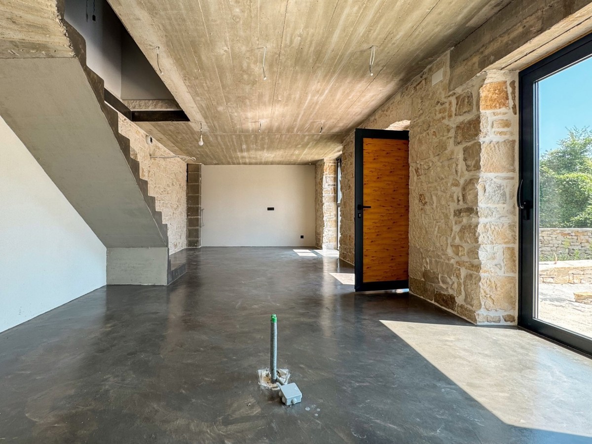 Casa in pietra con piscina in vendita vicino a Labin – Immobili in Istria