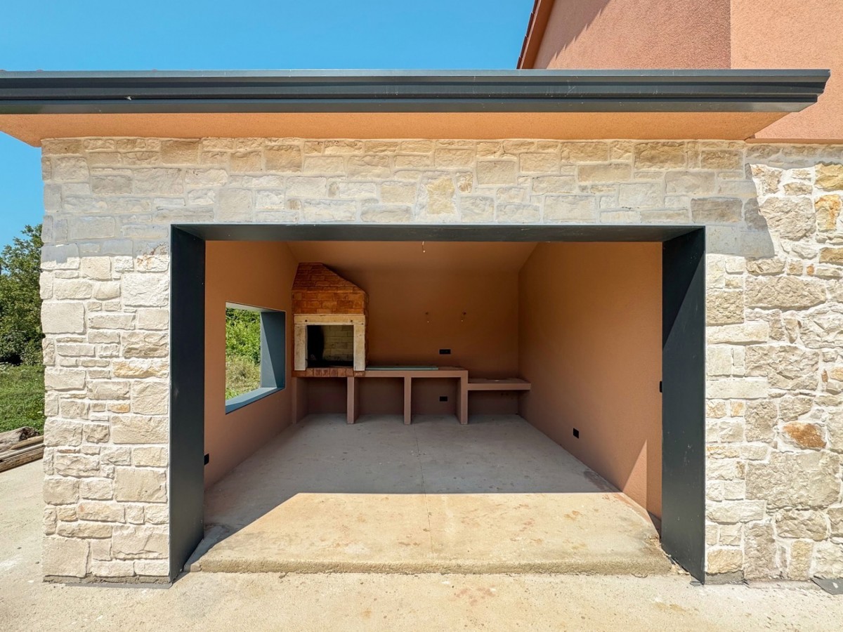 Casa in pietra con piscina in vendita vicino a Labin – Immobili in Istria