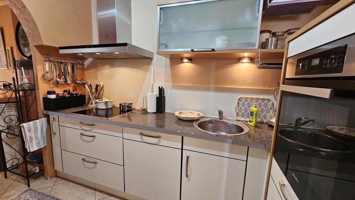 Casa bifamiliare con 2 appartamenti in vendita a Parenzo – 158 m², a 4 km dalla città e dal mare