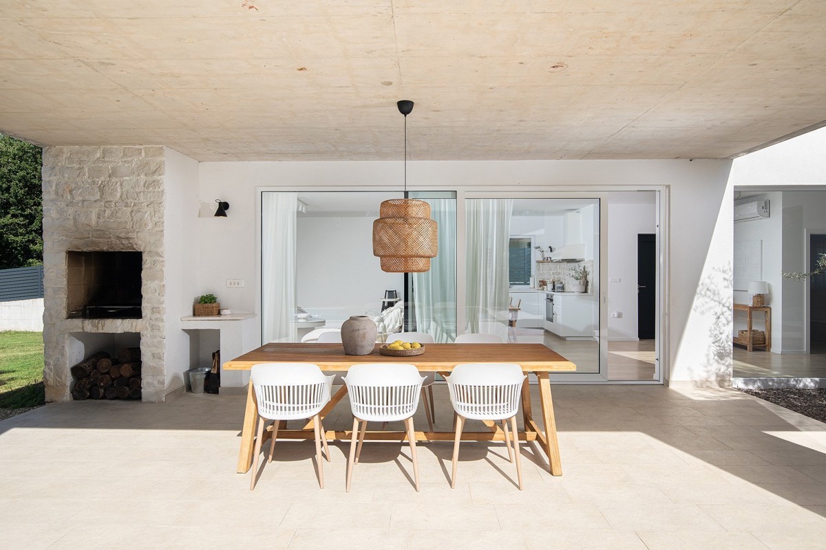 Casa a un piano vicino ad Albona, costa orientale dell'Istria