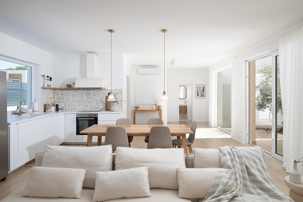 Casa a un piano vicino ad Albona, costa orientale dell'Istria