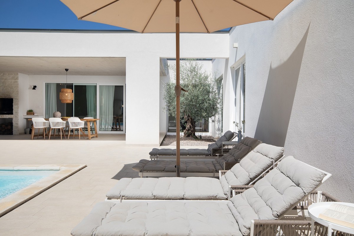 Casa a un piano vicino ad Albona, costa orientale dell'Istria