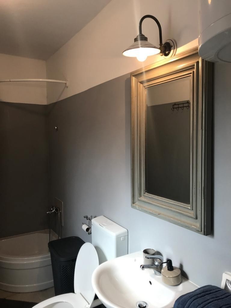 Vendesi – Due case in pietra con cortile e vista mare, vicino a Parenzo, Istria