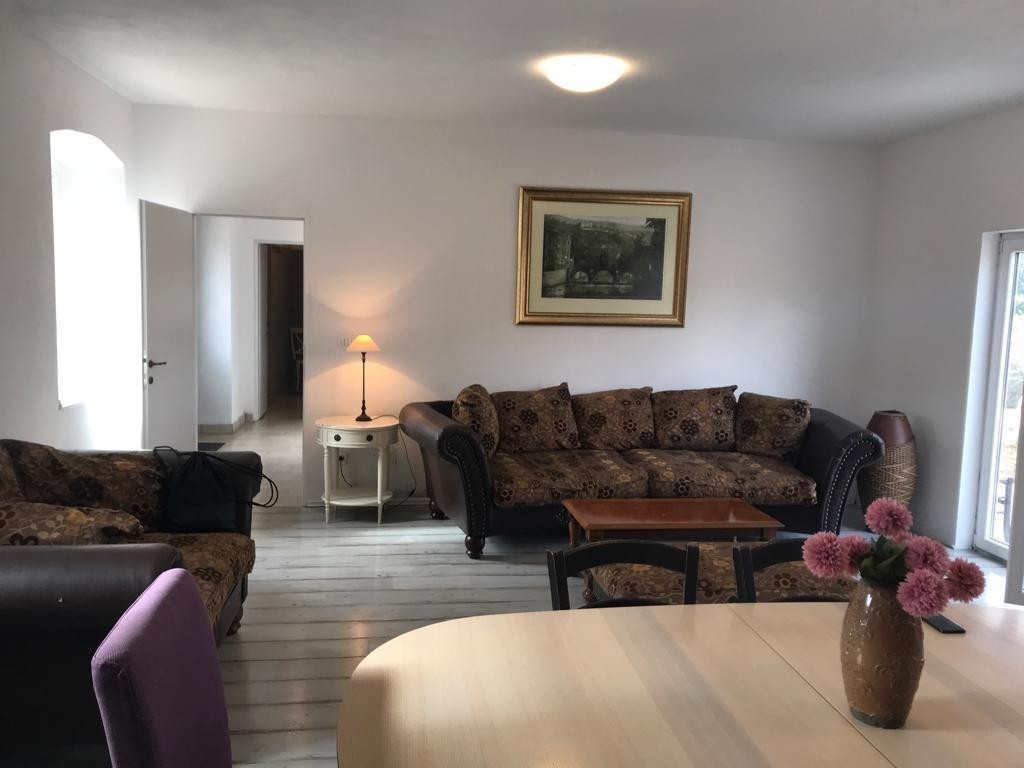 Vendesi – Due case in pietra con cortile e vista mare, vicino a Parenzo, Istria