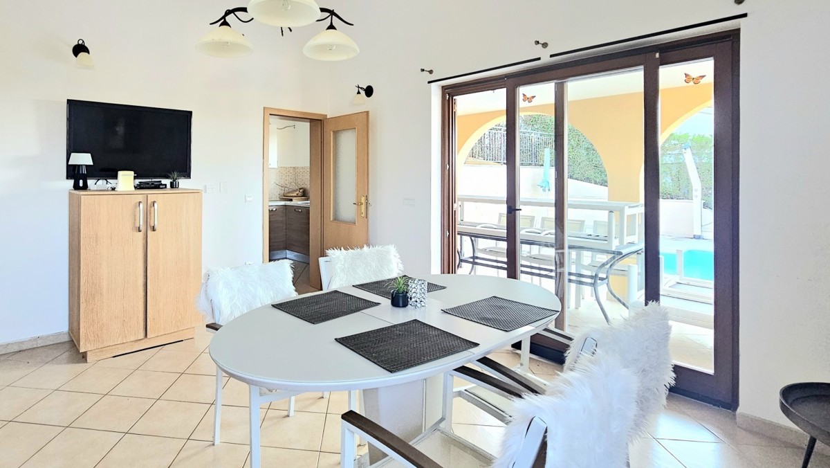 Casa con piscina e vista panoramica in vendita – Parenzo, Istria