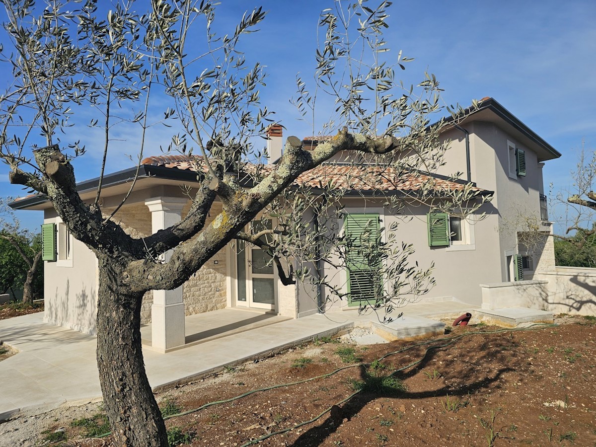 Villa con pisicina vicino a Parenzo