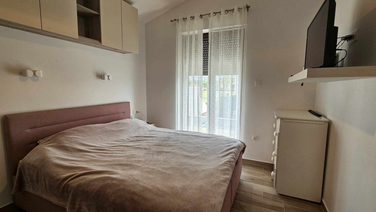 Kaštelir, casa con il giardino