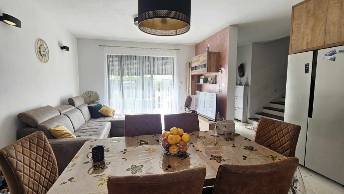 Kaštelir, casa con il giardino