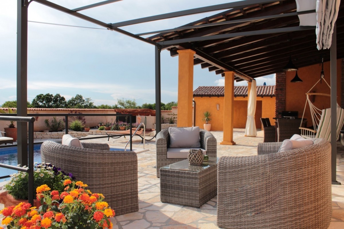 Villa di lusso in Istria con piscina e vista mare – vendita casa costa orientale dell’Istria